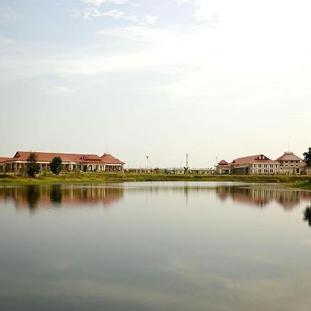 Naypyidaw Horizon Lake View Resort מראה חיצוני תמונה