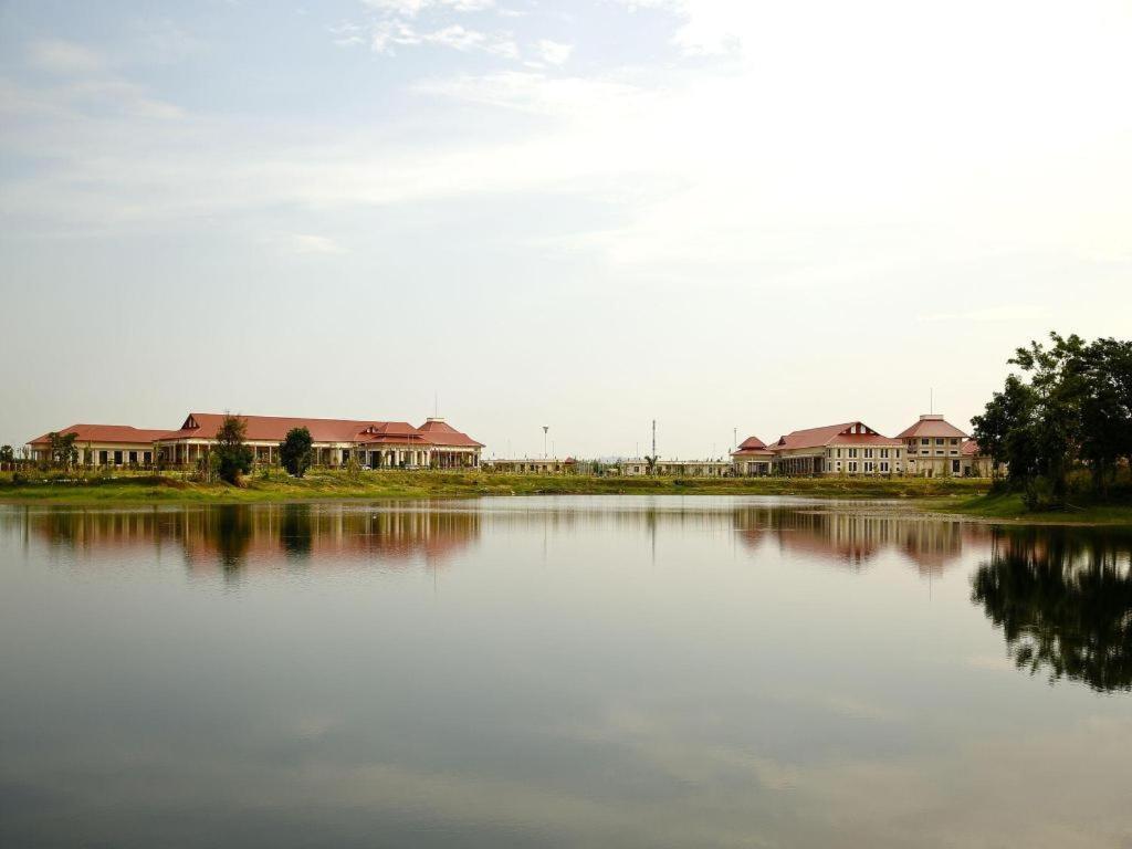Naypyidaw Horizon Lake View Resort מראה חיצוני תמונה